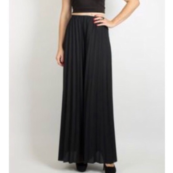 Black palazzo pants. - Picture 2 of 3
